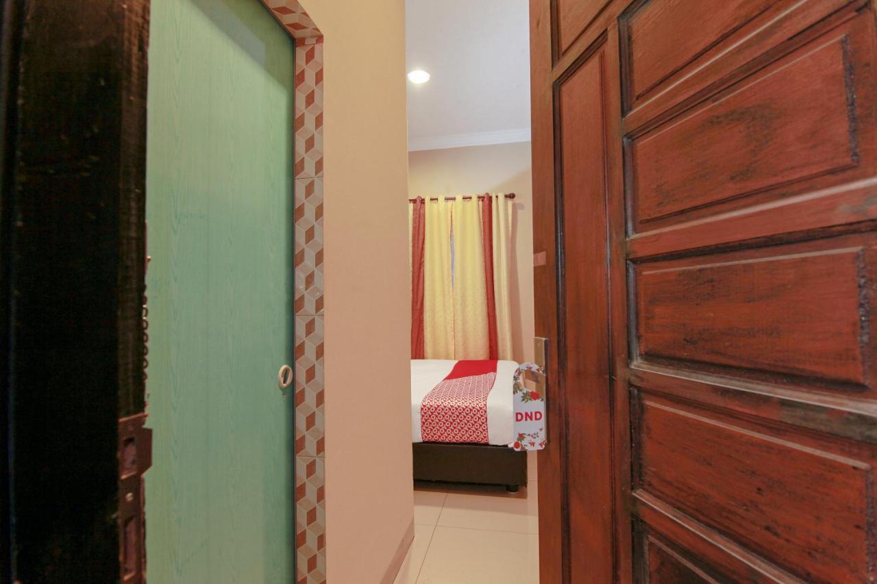 Oyo 799 Hotel Dieng Berastagi Eksteriør billede
