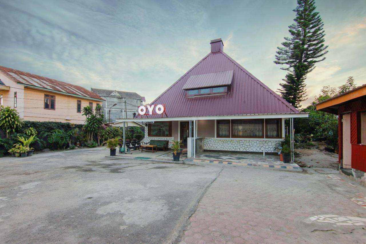 Oyo 799 Hotel Dieng Berastagi Eksteriør billede