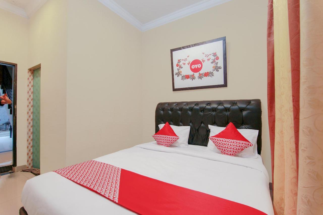 Oyo 799 Hotel Dieng Berastagi Eksteriør billede
