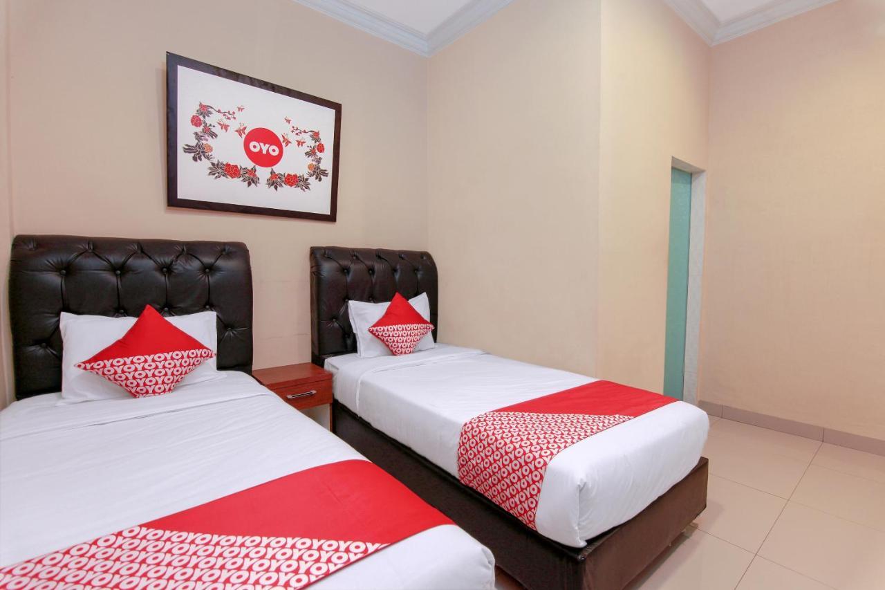 Oyo 799 Hotel Dieng Berastagi Eksteriør billede