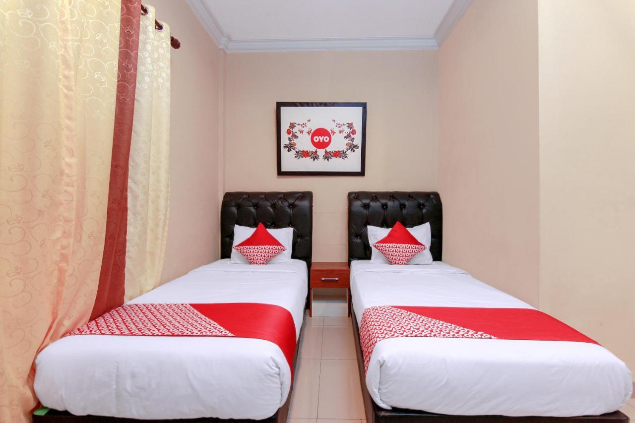 Oyo 799 Hotel Dieng Berastagi Eksteriør billede